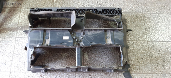 BMW F45 RADYATÖR PANELİ 7338207