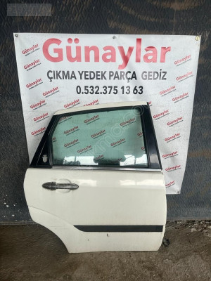 FORD FOCUS 1 SAĞ ÖN KAPI