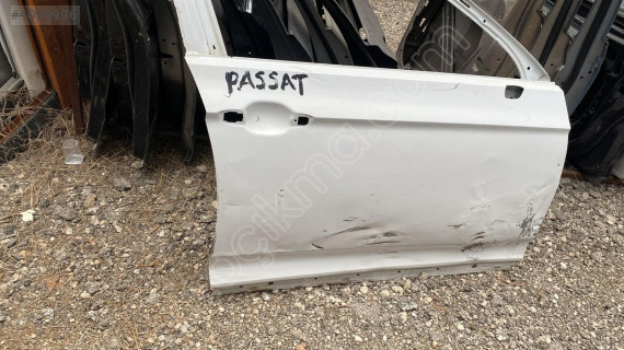 Volkswagen Passat 2019 model sağ ön kapı