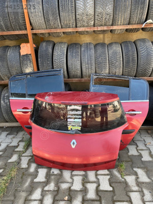 Renault megan 2 HB  bagaj , sol arka kapı , sağ arka kapı dolu
