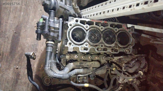 Bursa Çevik Oto'dan Ford Focus 2 1.6 Yarım Motor Çıkma Parça