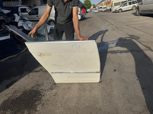 VW PASSAT CC BEYAZ SAĞ ARKA KAPI ORJINAL DOLU