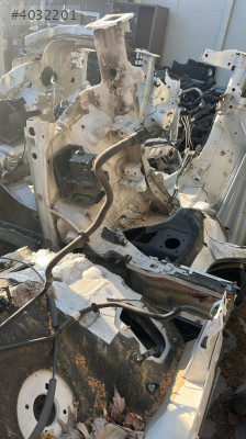 VW PASSAT B7 SOL ÇEYREK ŞASE OTO FEDAİ