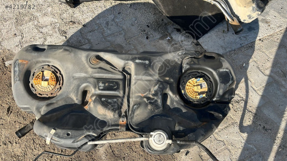 CHRYSLER 300C DİZEL YAKIT DEPOSU ORİJİNAL ÇIKMA