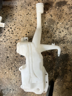 Ford courier silecek su bidonu