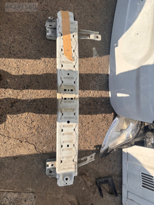 Courier ön tampon demiri