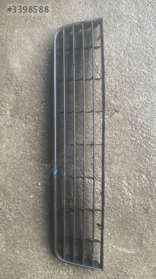 1K0853677 golf 5 ön tampon orta ızgara