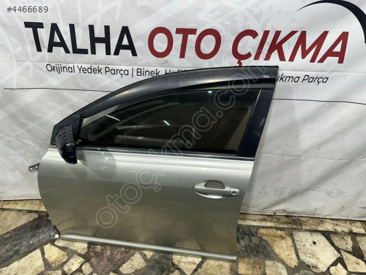 Toyota Avensis T25 Kasa Dolu Sol Ön Kapı