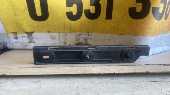 Mercedes Benz Vito W639 Arka tampon braketi A6398850156