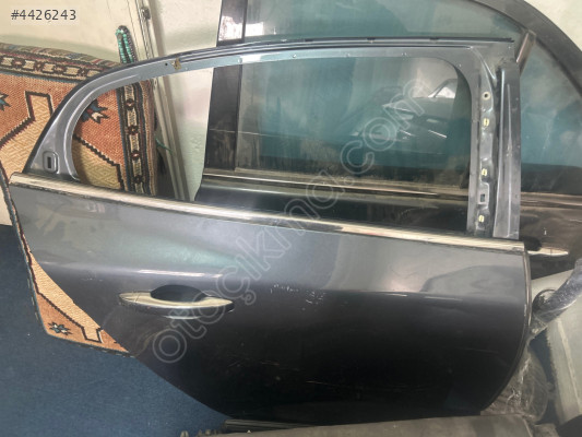 Megane dört sağ arka kapı