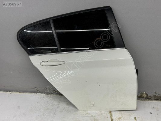BMW 1 SERİSİ SAĞ ARKA KAPI HATASIZ