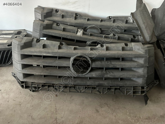 VOLKSWAGEN  CRAFTER 12-17 nikelajlı  Ön panjur