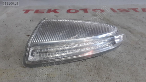Mercedes C 204 AYNA SİNYALİ A2048200721 SOL