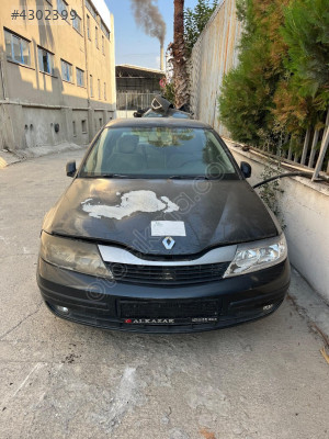 RENAULT LAGUNA SOL ÖN ÇAMURLUK ORJİNAL SÖKME (HATASIZ)