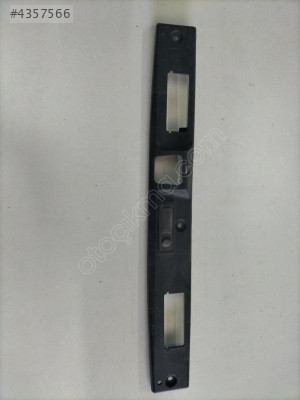 03235 RENAULT KADJAR PLAKA AYDINLATMA ÇERÇEVESİ