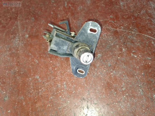 ÖZMEN OPEL ASTRA G SEDAN ÇIKMA ARKA BAGAJ KİLİDİ