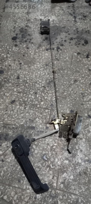 Fiat Uno sağ ön kapı kilit iç mekanizması