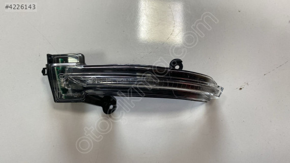 RENAULT MEGANE 4 2016-2024 MODEL ORİJİNAL SOL AYNA SİNYALİ