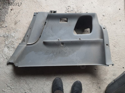 RENAULT SCENİC  BAGAJ SAĞ YAN DÖŞEME 7700432281