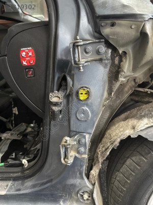Peugeot 407 sağ ön kapı menteşesi kapı Gergi gergisi
