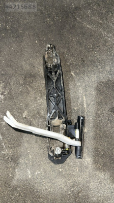 2011 SUZUKİ SWİFT SAĞ ARKA KAPI KOL BRAKET