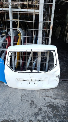 DACİA DUSTER BAGAJ KAPAĞI ORJİNAL ÇIKMA