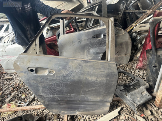 Citroen c4 Picasso sağ arka kapı çıkma