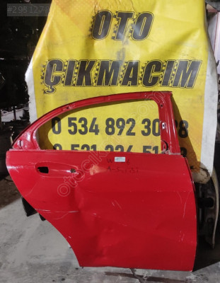 MERCEDES-BENZ A SERİSİ 176 SAĞ ARKA KAPI