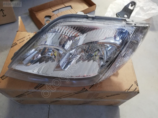 Toyota Corolla  SOL FAR2002-2006 81130-13330