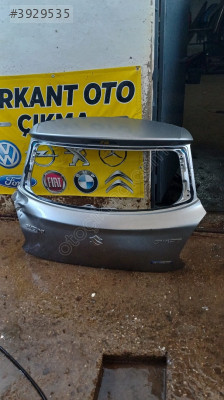 Suzuki swift arka bagaj kapağı