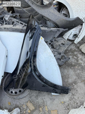 Mercedes EQB sağ çamurluk