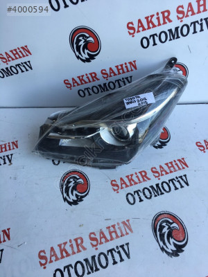 2013-2015 Toyota Yaris Sağ Ön Far - Oto Çıkma Parçaları