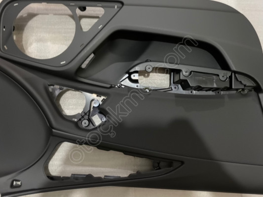 AUDİ A6 SOL ÖN KAPI DÖŞEMESİ (2012-2017) 4G1867105