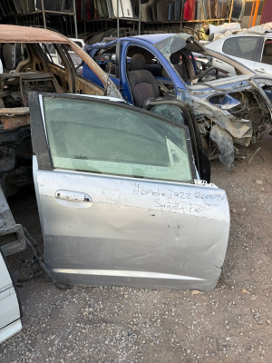 HONDA JAZZ SAĞ ÖN KAPI ÇIKMA ORJİNAL