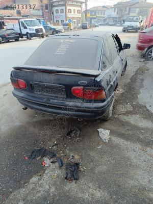 Ford escort bagaj kapağı