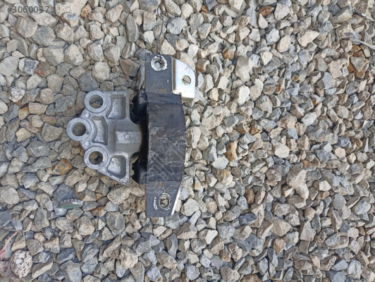 Fiat egea 1.4 sağ motor kulağı