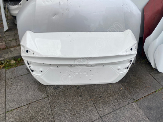 honda civic çıkma arka bagaj kapağı