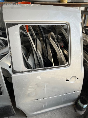 VOLKSWAGEN CADDY SAĞ ARKA KAPI ÇIKMA ORİJİNAL