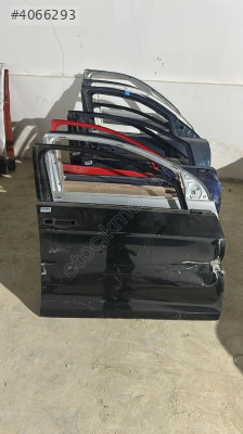 Volkswagen golf 13-20 sağ ön kapı ufak hasarlı.