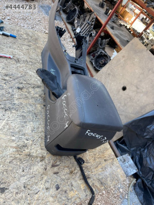 FORD FOCUS 4 ORTA KONSOL