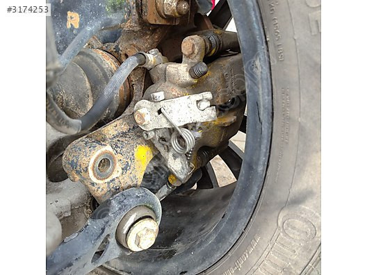 AUDİ A 4 B 7 OUATTRO ARKA FREN KALIPERLER BULUNUR