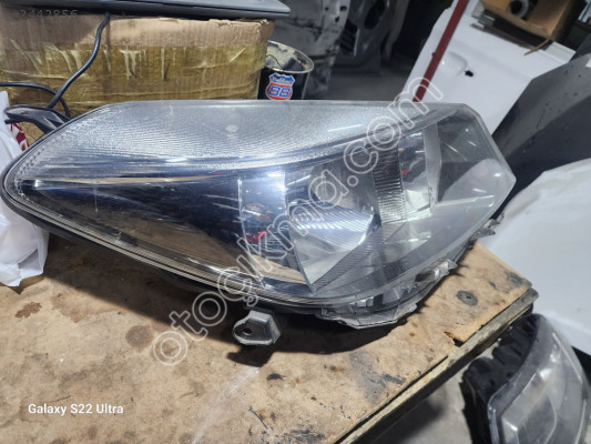 Toyota Yaris sağ far çıkma orjinal