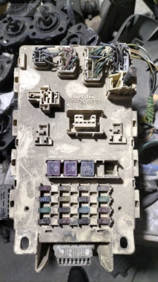 2000 model Toyota Yaris 1.4 dizel sigorta kutusu