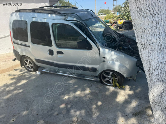 Renault Kangoo sağ ön kapı 2008 2009