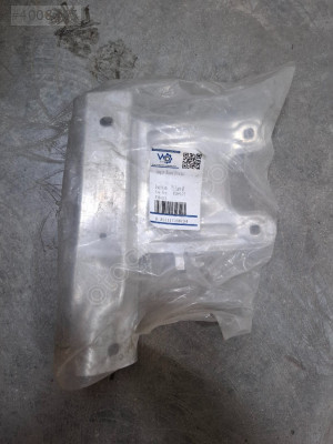 Bmw 1 seri F20 F39 LCI on tampon braket sag A51117266194