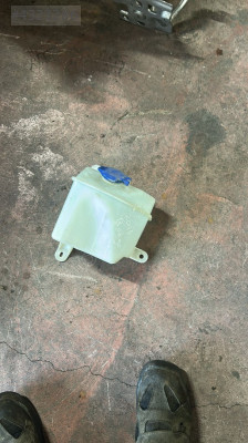 2016 KİA BONGO ÇIKMA ORJİNAL SİLECEK SU DEPOSU