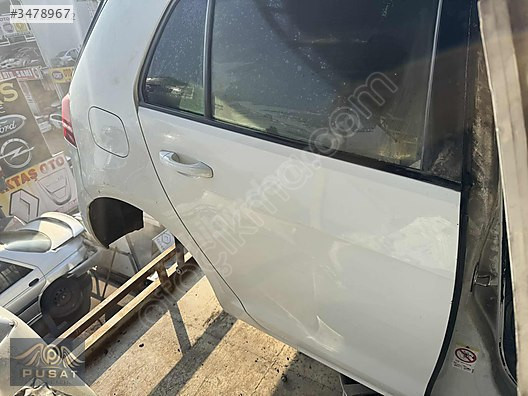 VOLKSWAGEN GOLF 7 ÇIKMA SAG ARKA KAPI BEYAZ LC9A KOD