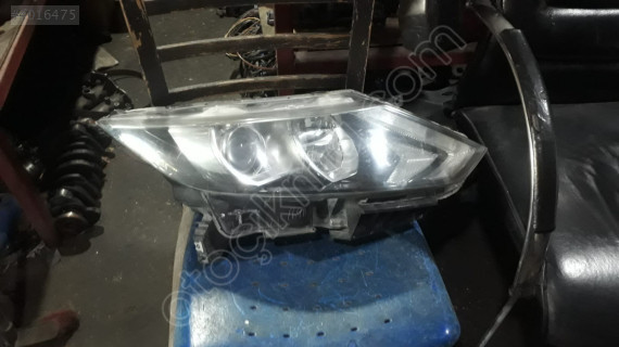 NİSSAN QASHQAİ SAĞ ÖN FAR ORJİNAL ÇIKMA