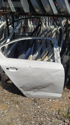 Skoda octavia sag arka kapı