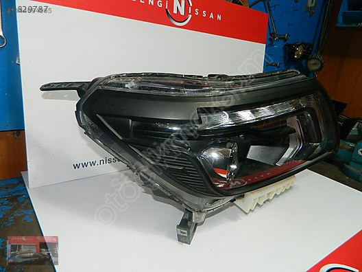 Nissan Navar NP300 2018-2021 Sağ Far Siyah Zemin Hatasız Orjinal